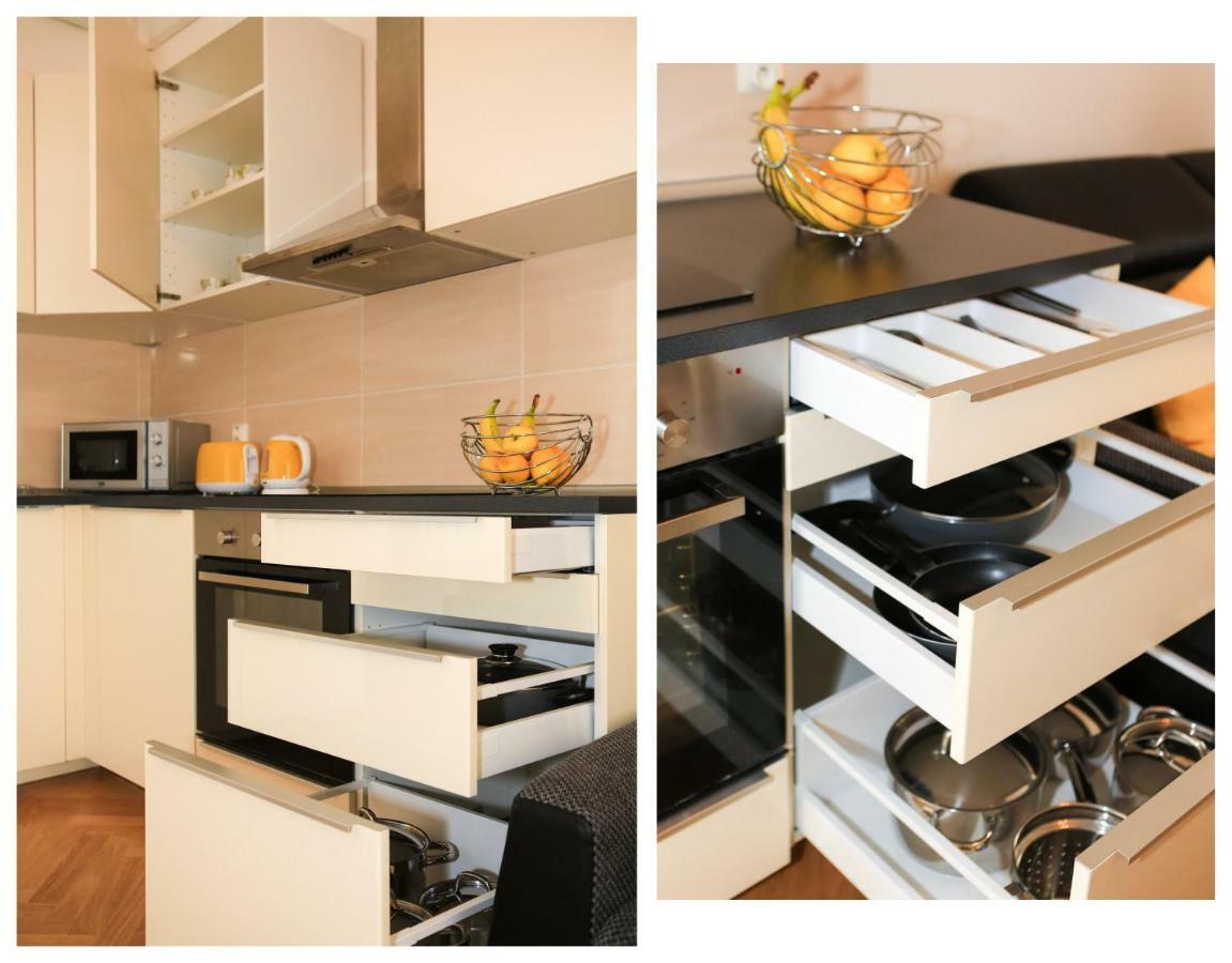 Yellow Apartment Few Steps From Metro Prague Ngoại thất bức ảnh